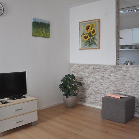 Apartman Mirna 罗维尼 外观 照片