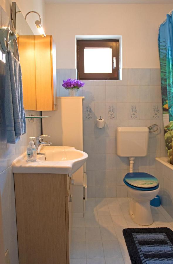 Apartman Mirna 罗维尼 外观 照片