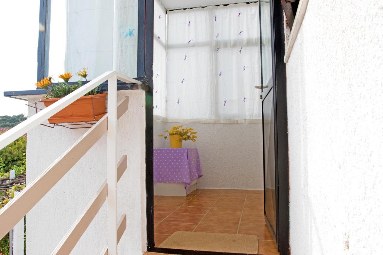 Apartman Mirna 罗维尼 外观 照片